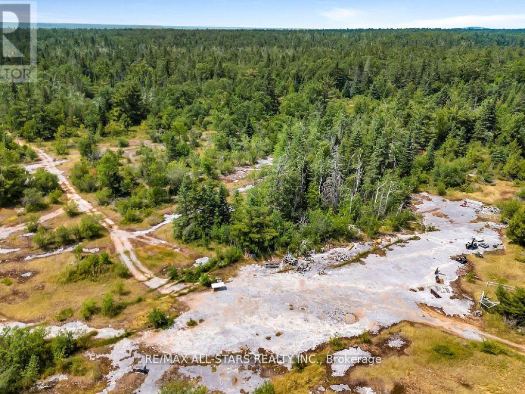 380 LEDGE ROAD, Trent Lakes
