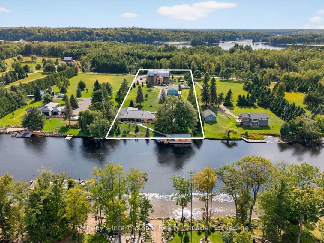 1082 BEAUMONT FARM ROAD, Muskoka River