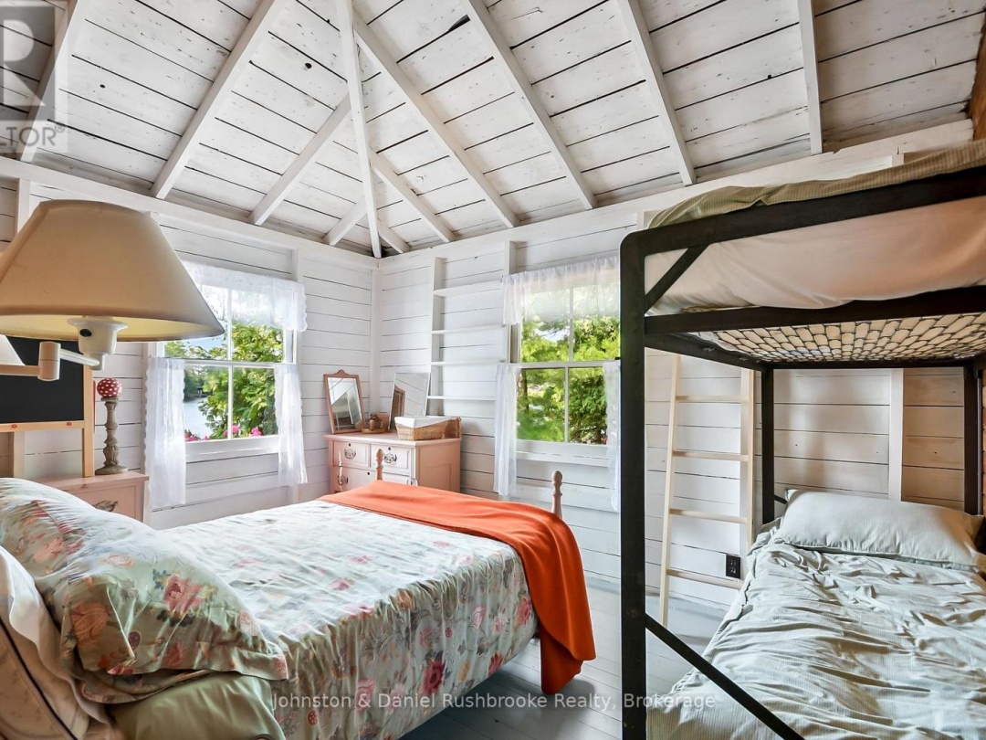 1000 REGATTA ISLAND W, 