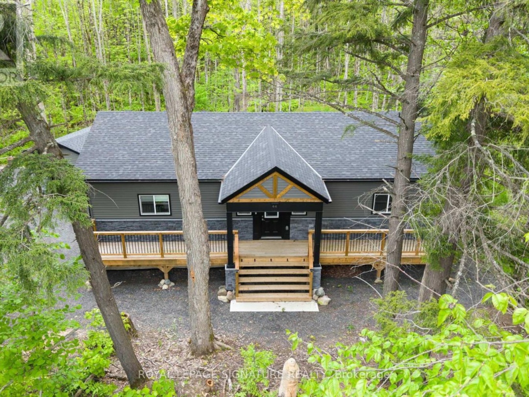 44 SUNNYSHORE PARK DRIVE, McKellar