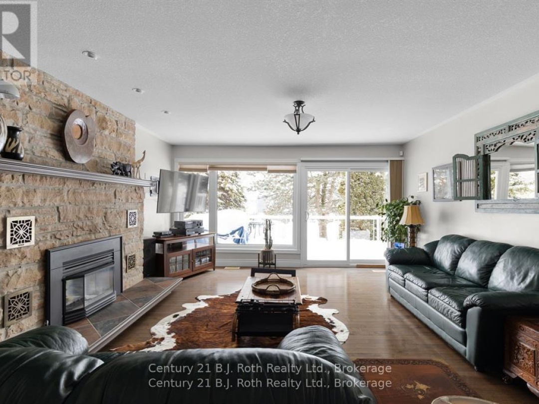 179 BAYSHORE DRIVE, Lake Simcoe