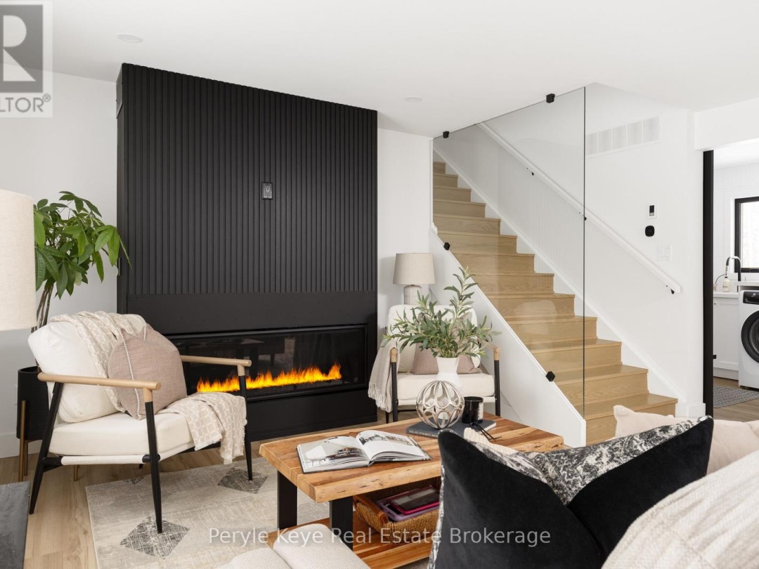 1290 CEDAR LANE, Bracebridge (Macaulay)