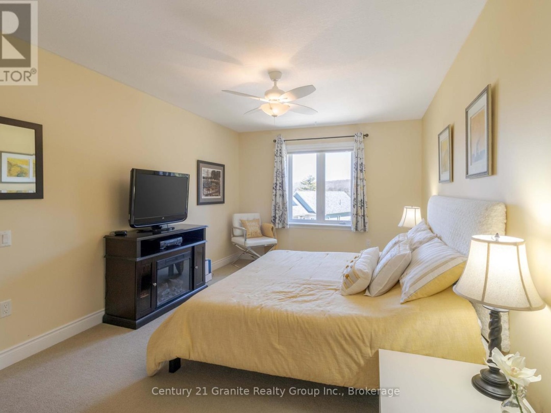 44 WEBB CIRCLE, 
