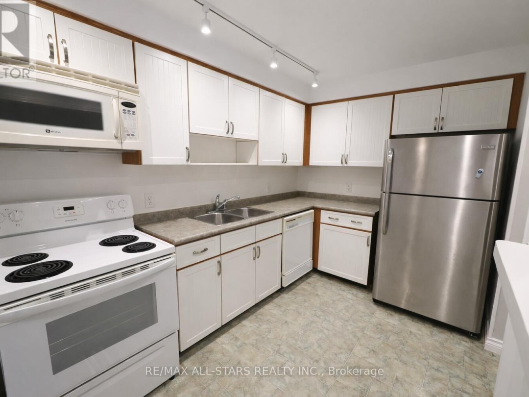 602 - 200 EAST STREET S, Little Bob Channel