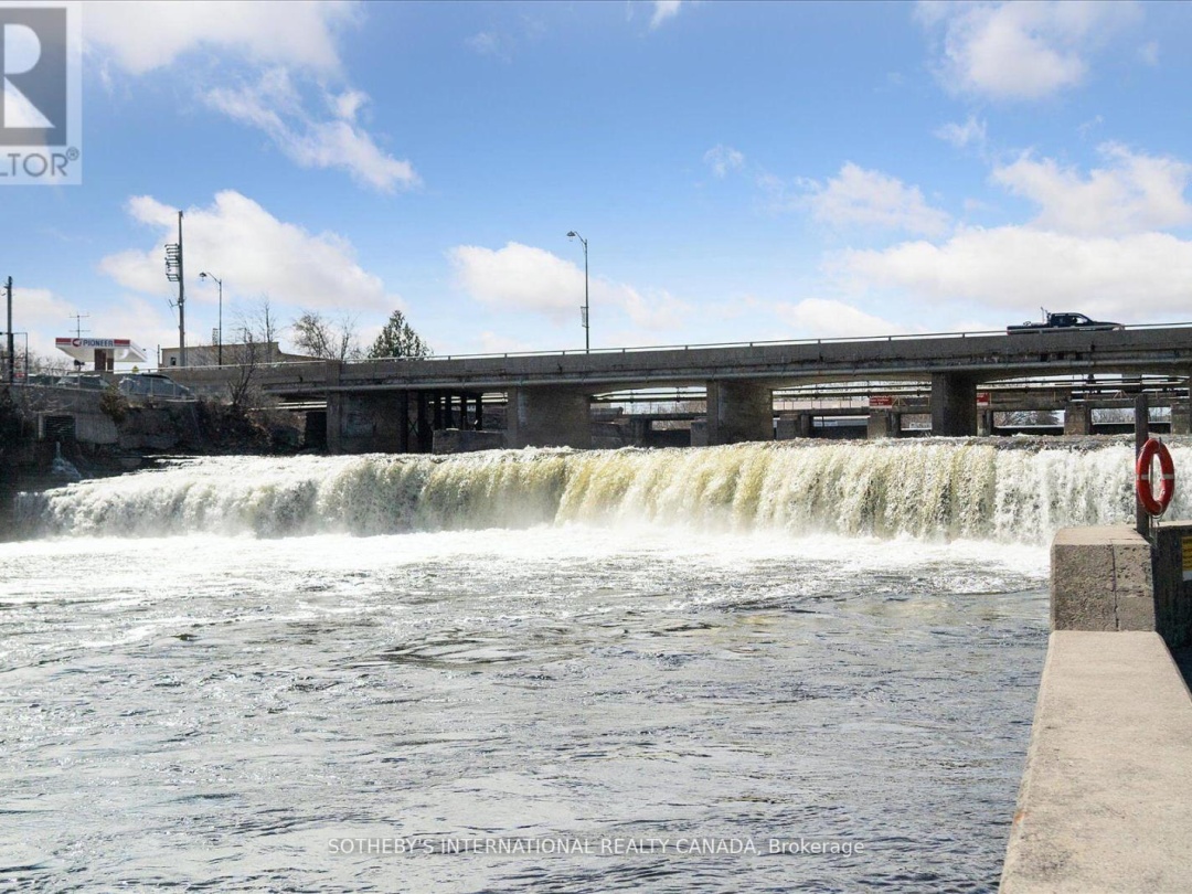 306 - 19B WEST STREET N, 