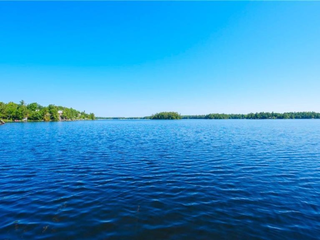990 HASKETT'S Drive, Six Mile Lake