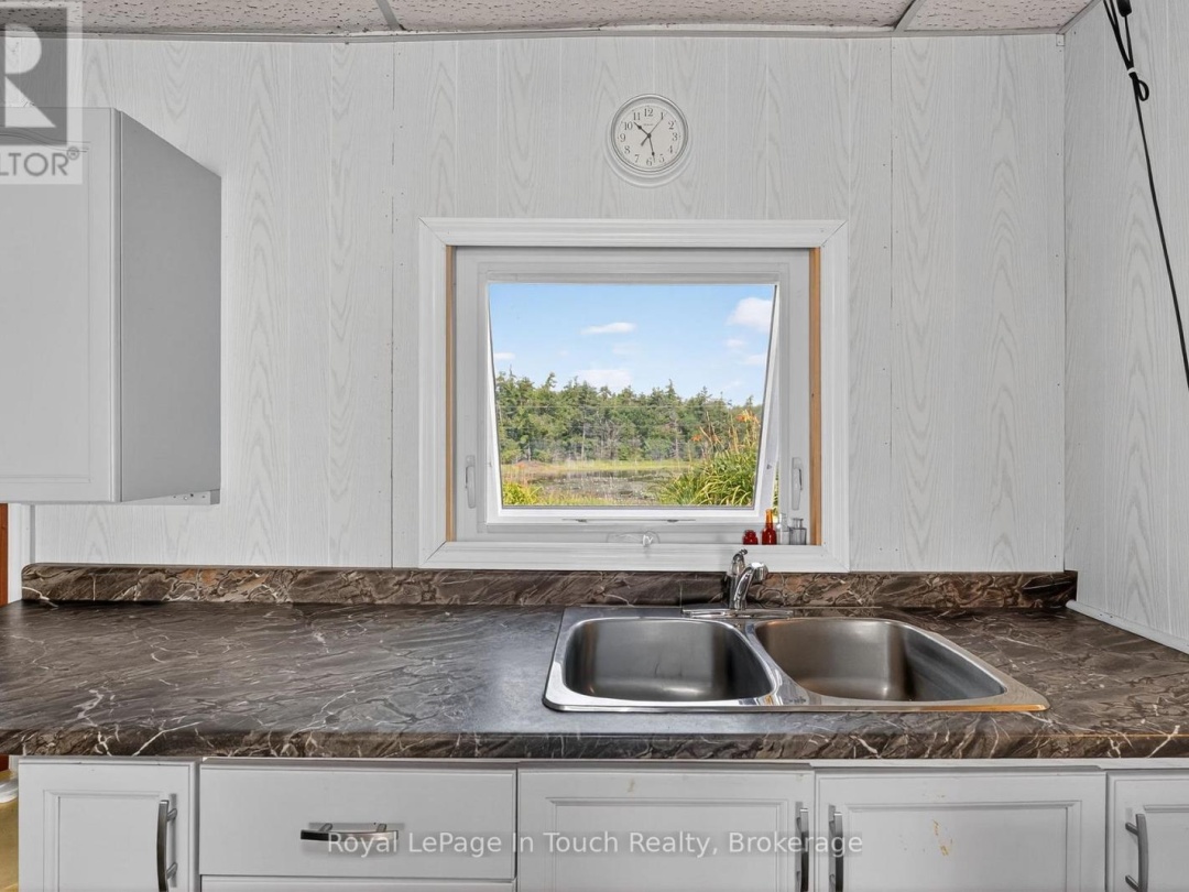 34 B320 SANS SOUCI ISLAND, Georgian Bay