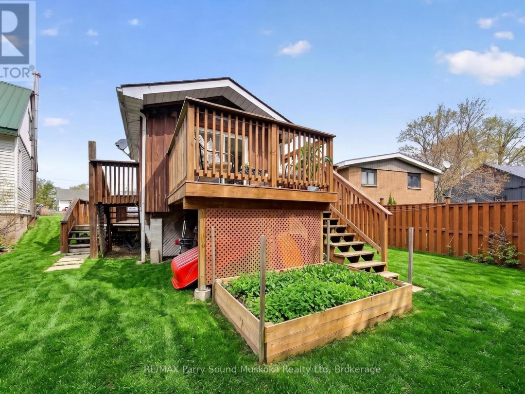 23 HIGHLAND CRESCENT, Parry Sound
