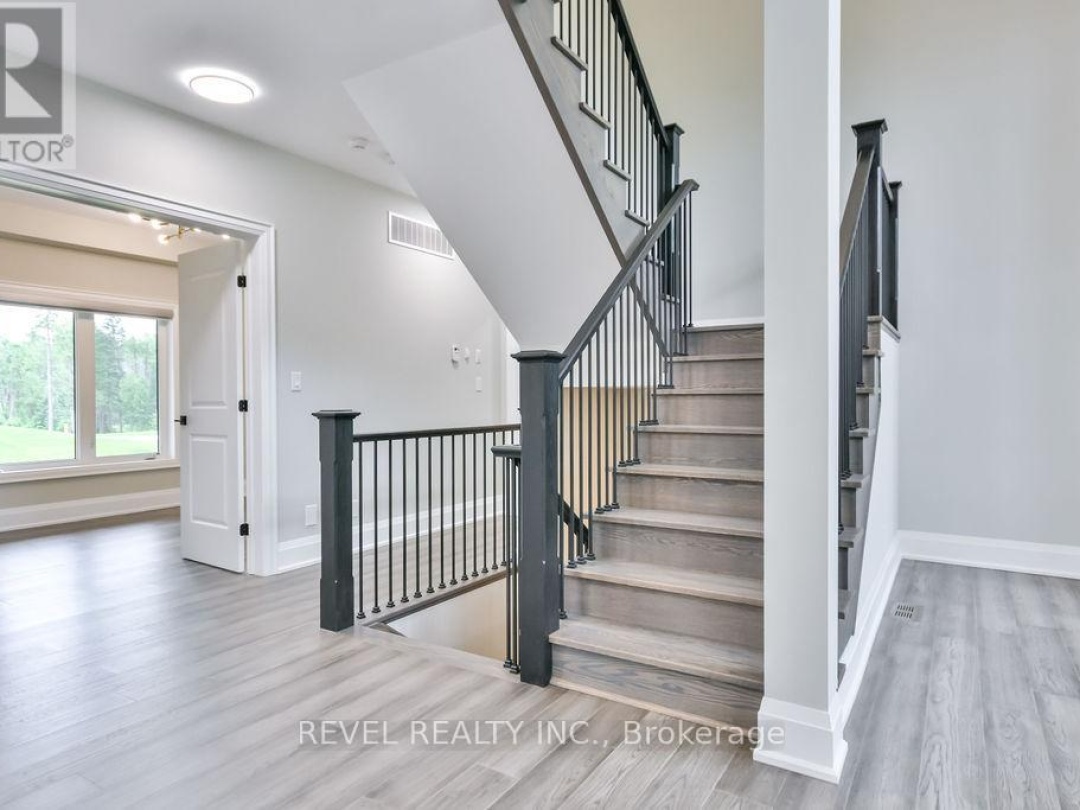 4 CLYDESDALE COURT, 