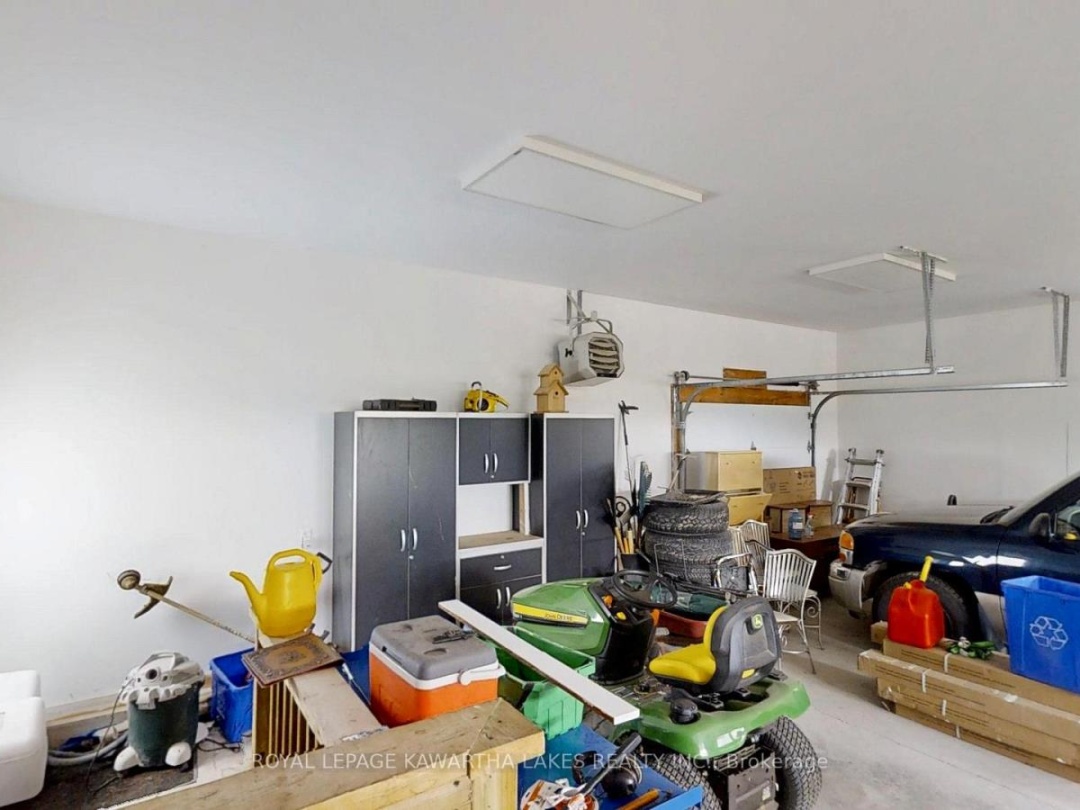 427 LINDEN VALLEY ROAD, 