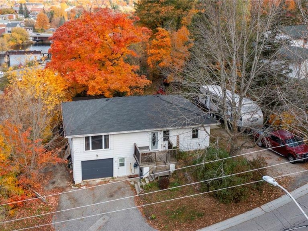 4 George Street, Parry Sound