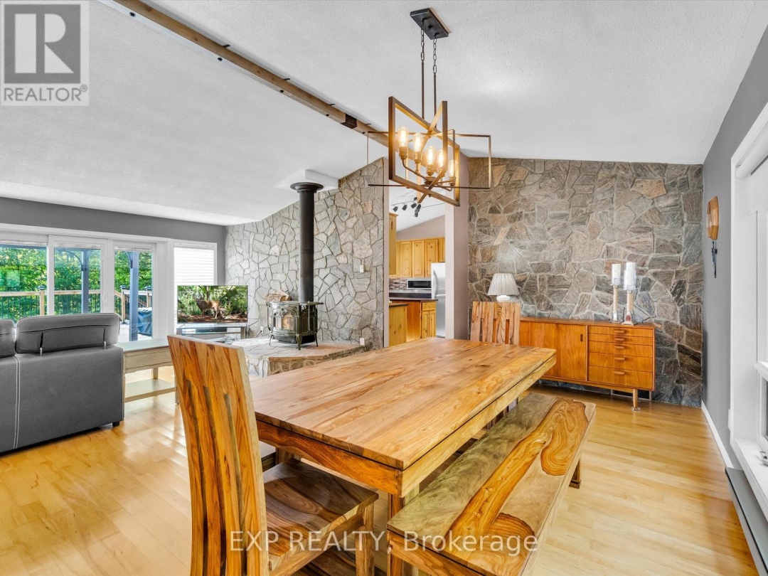 91 TOLPTS ROAD, Blackstone Lake