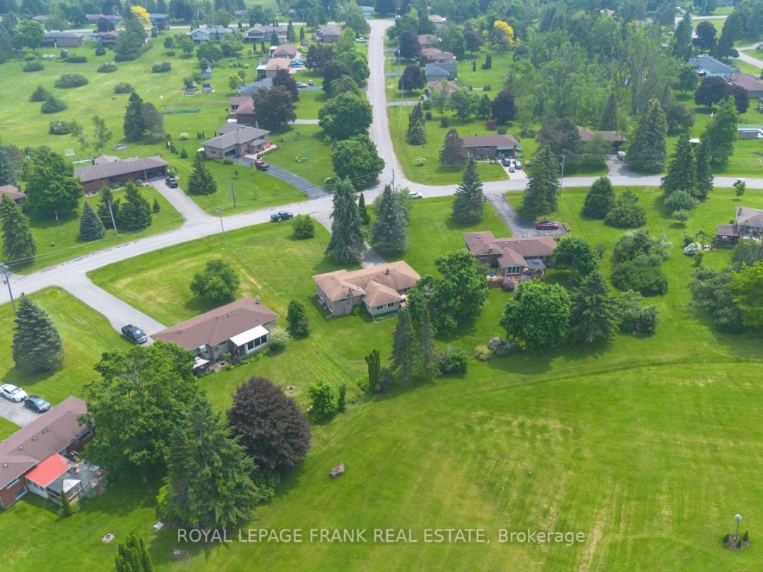 383 OLD SURREY LANE, Pigeon Lake