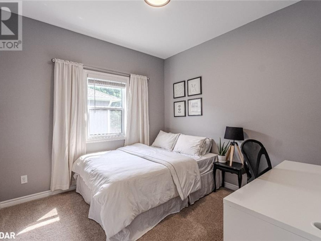 55 DONLANDS Court, 
