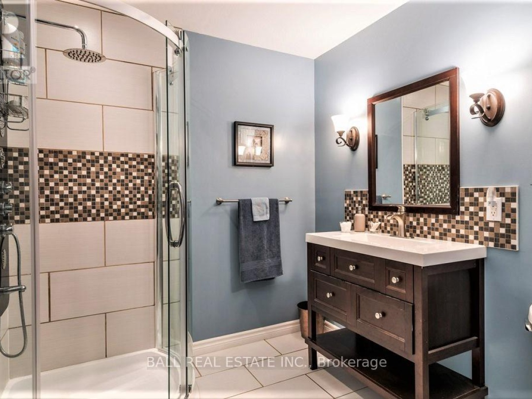 41 SOUTH HARBOUR DRIVE, 