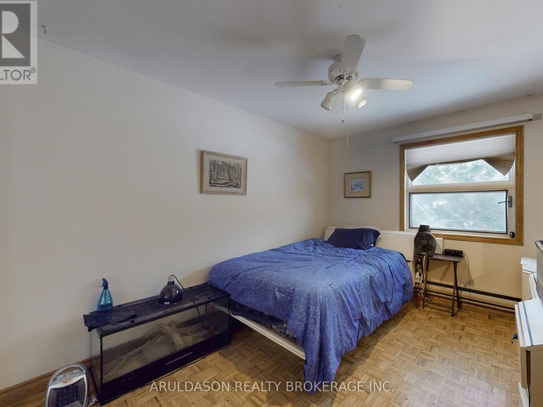 1208 BIRCHCLIFFE CRESCENT, Severn
