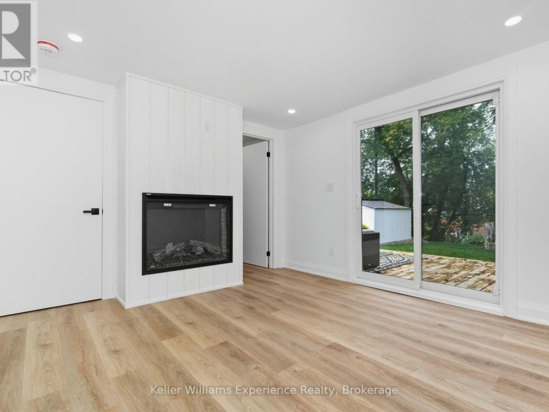 3355 MUSKOKA STREET, Severn (Washago)