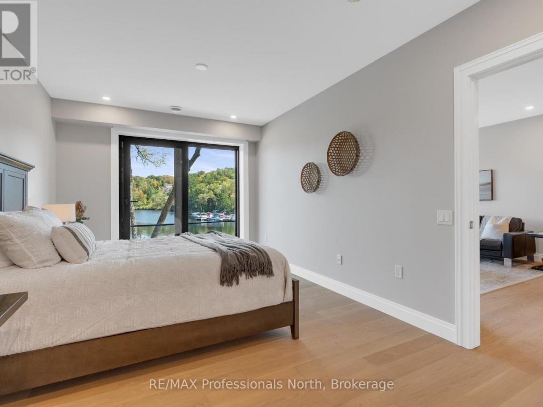 105 - 32 BRUNEL ROAD, 