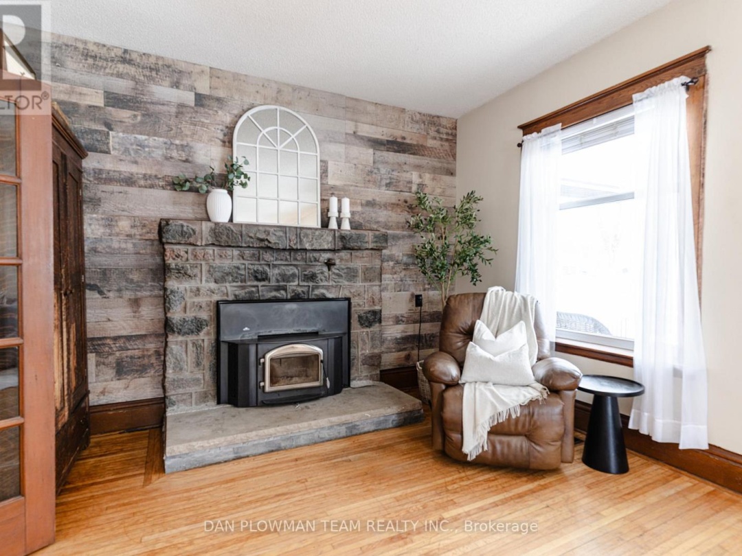 48 DUNN STREET, Kawartha Lakes (Bobcaygeon)
