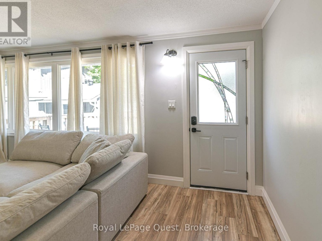 401 MISSISSAGA STREET W, 