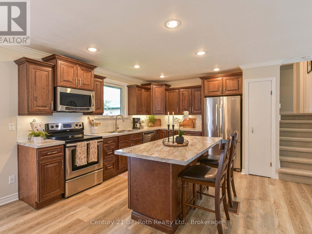 4693 DANIEL STREET, Ramara (Atherley)