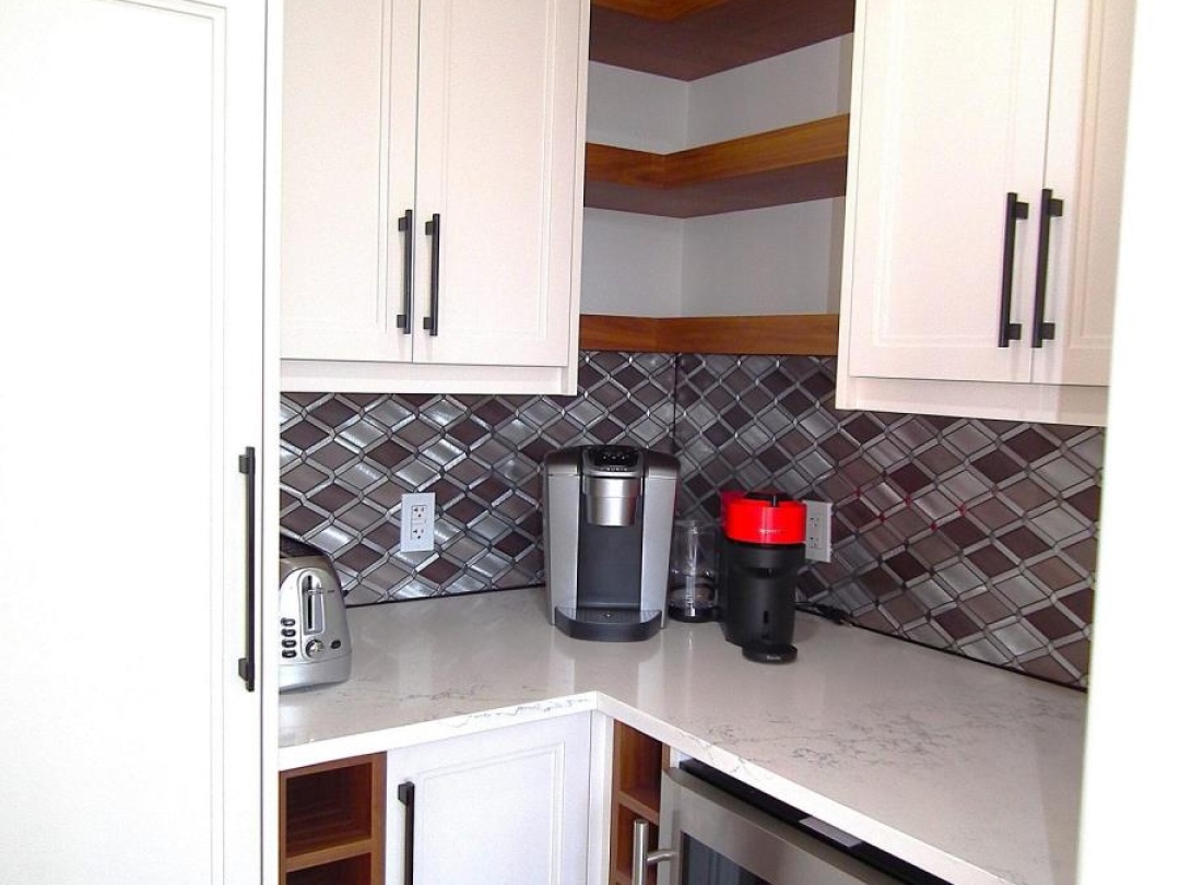 18 SWAN LANE, 