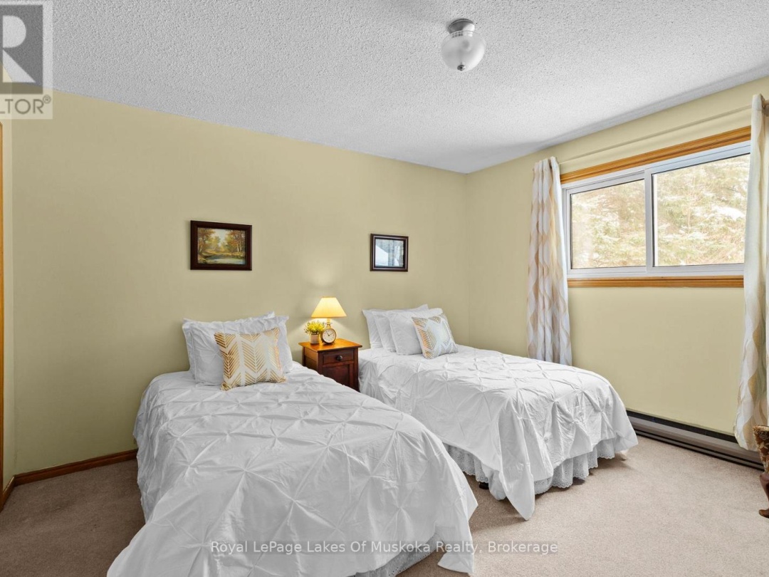 5 BROBST FOREST CRESCENT, 