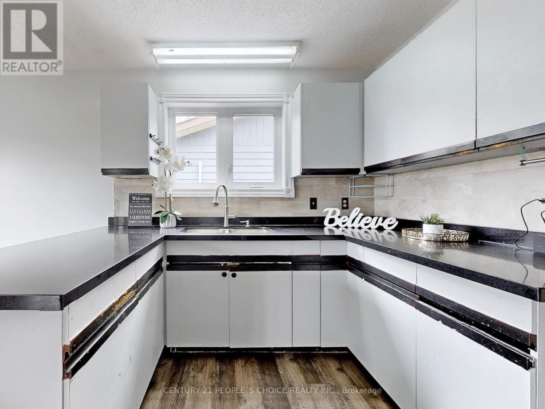 156 MAIN STREET W, 