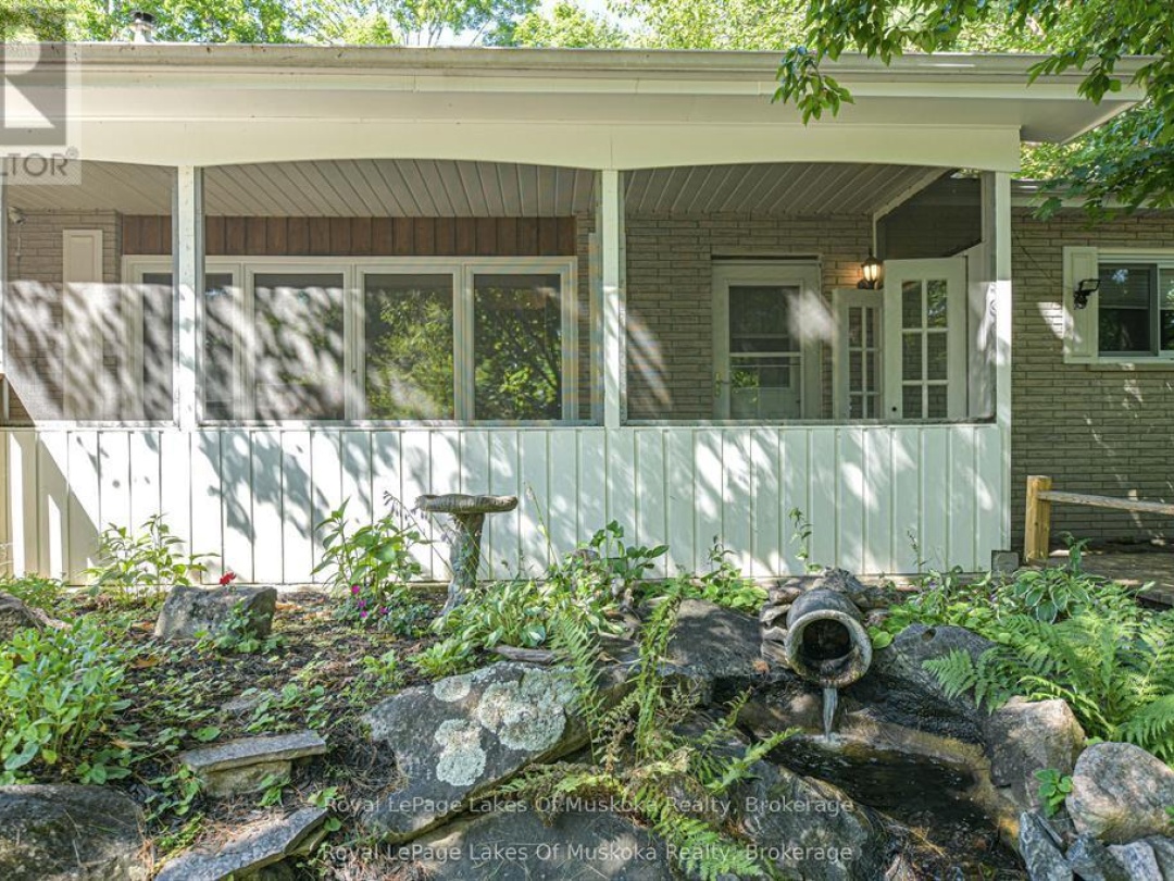 115 DOUGLAS STREET, Gravenhurst (Muskoka (S))