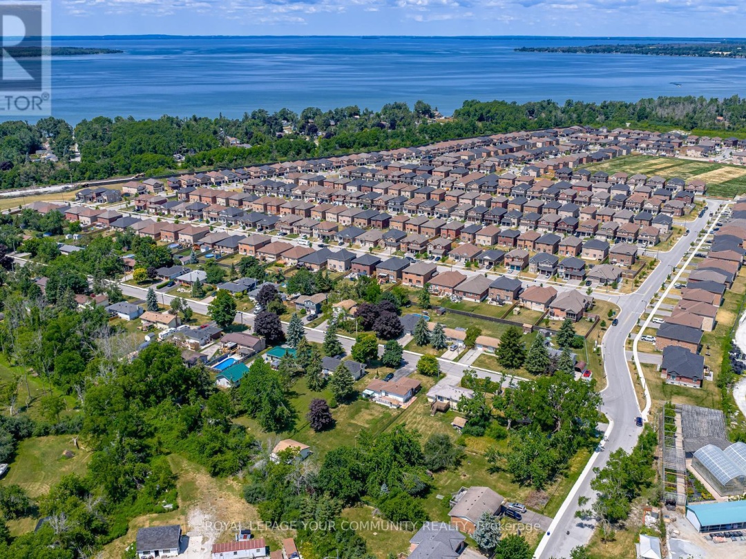 347 LAKELAND CRESCENT, 