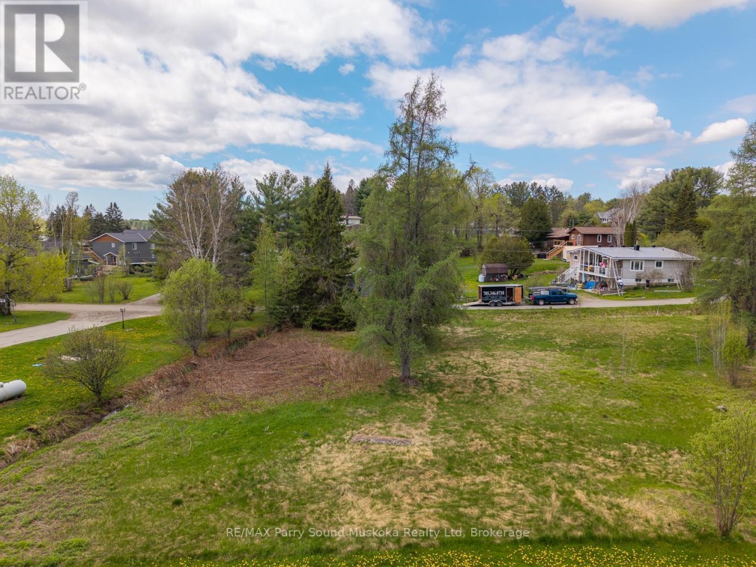63 PINERIDGE DRIVE, McDougall