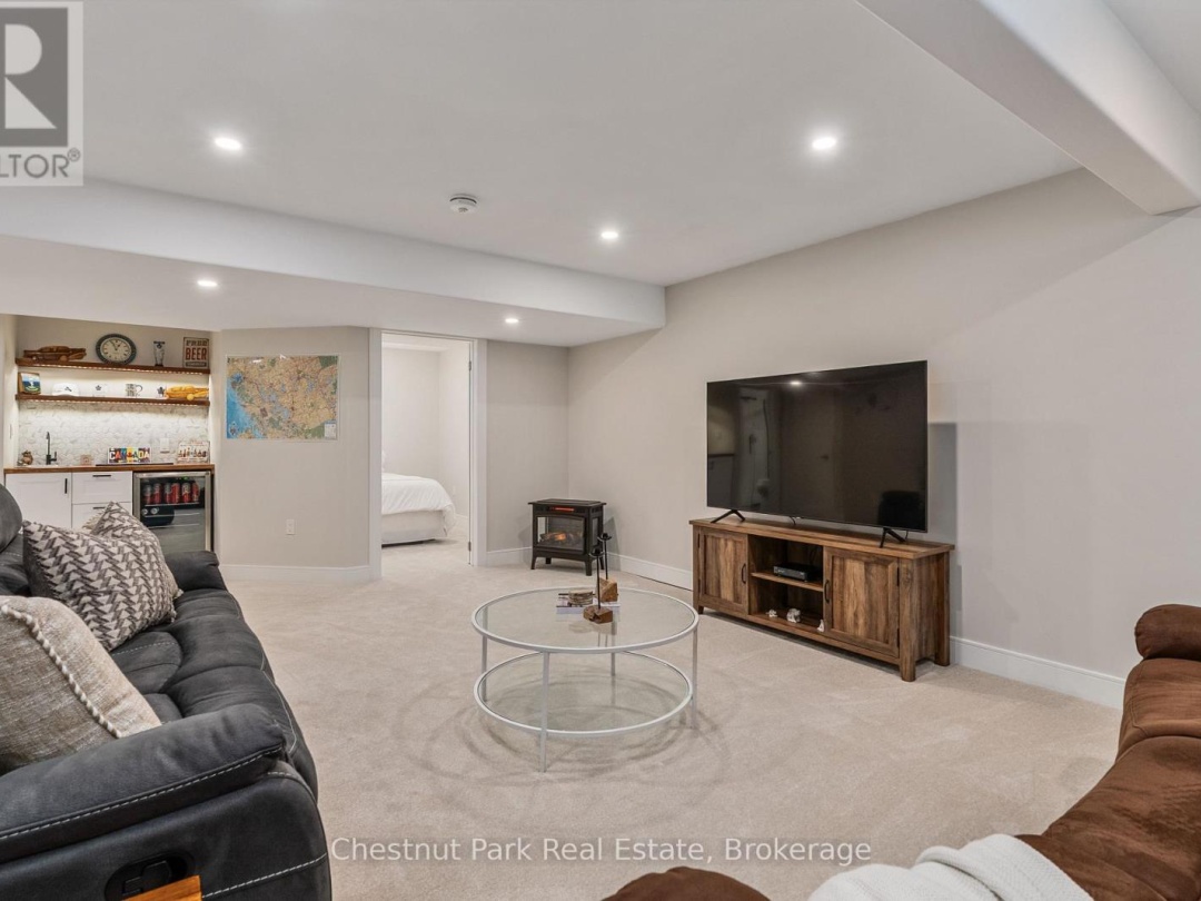 76 SELKIRK DRIVE, Huntsville (Chaffey)