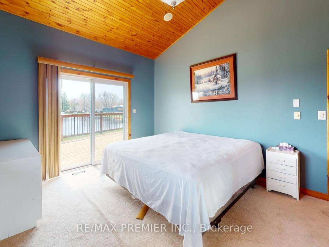 31 PARADISE BOULEVARD, Lake Simcoe