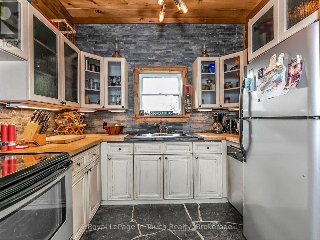 8 B686 DERBYSHIRE, Georgian Bay
