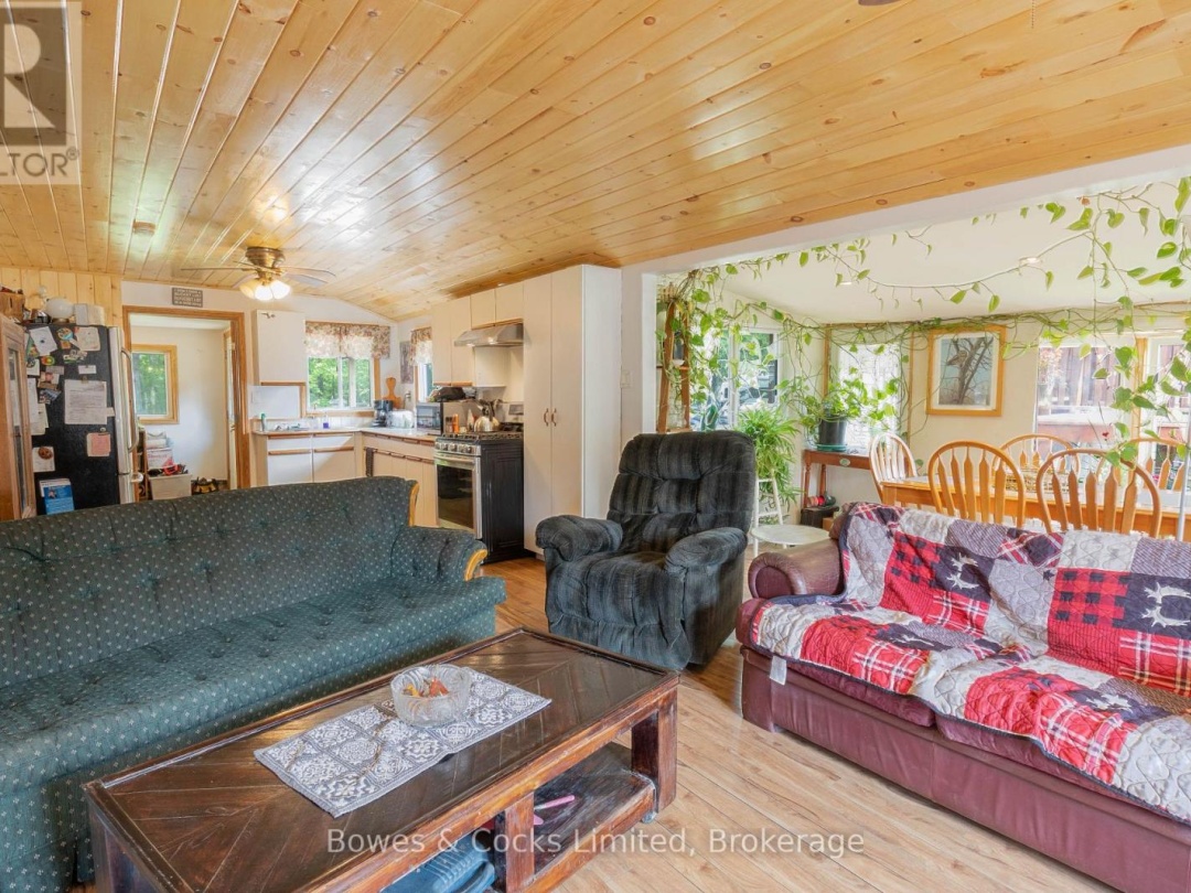 2070 FORTESQUE LAKE ROAD, Highlands East (Glamorgan)