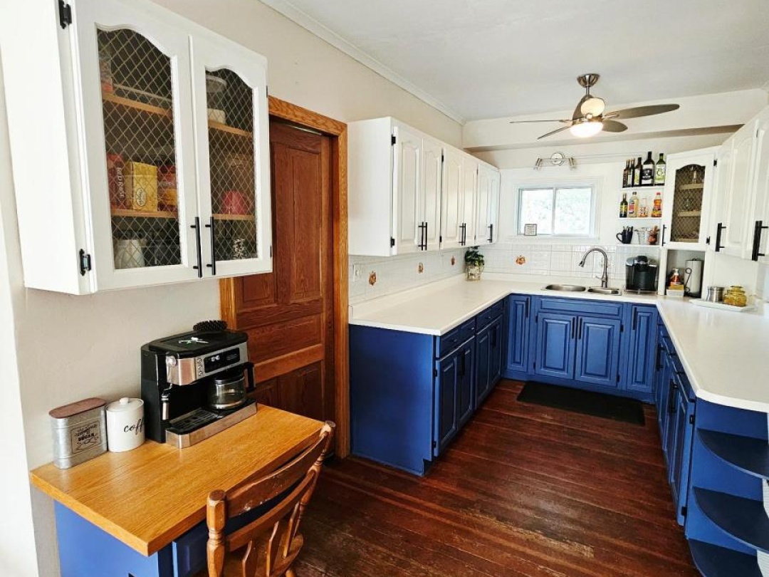 61 FRANCIS STREET E, 