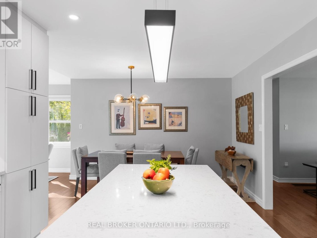 3803 LEO CRESCENT, 