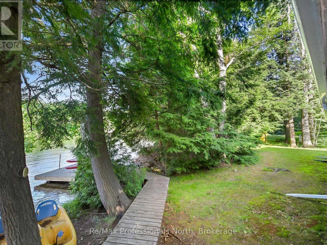 3-4 MB HENRY ISLAND, 