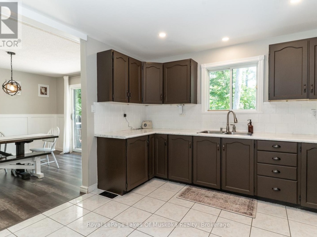 220 ALEXANDER STREET, Gravenhurst (Muskoka (S))