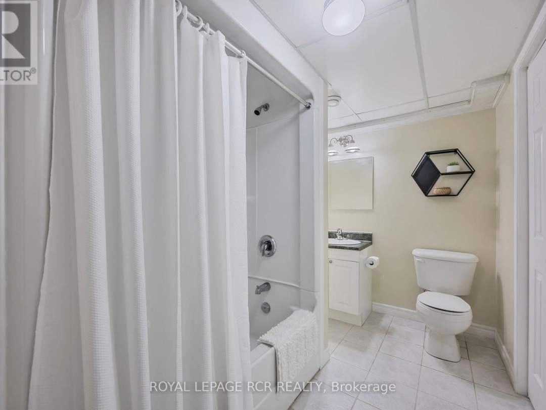 150 HEDGEWOOD LANE, 