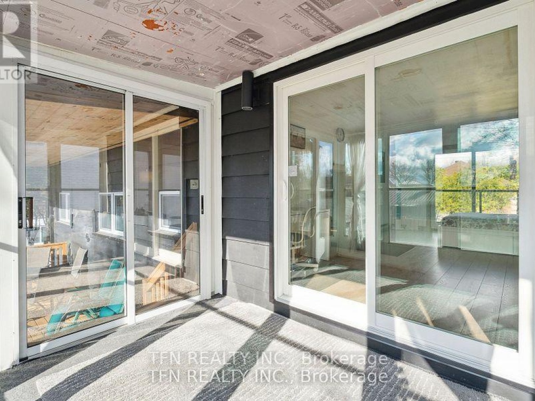 12 SCHOONER LANE, Tay