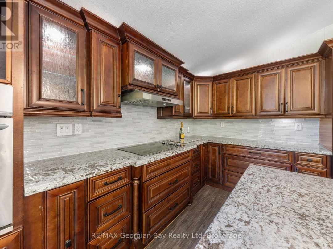 1745 TWIN OAKS CRESCENT, Matchedash Bay