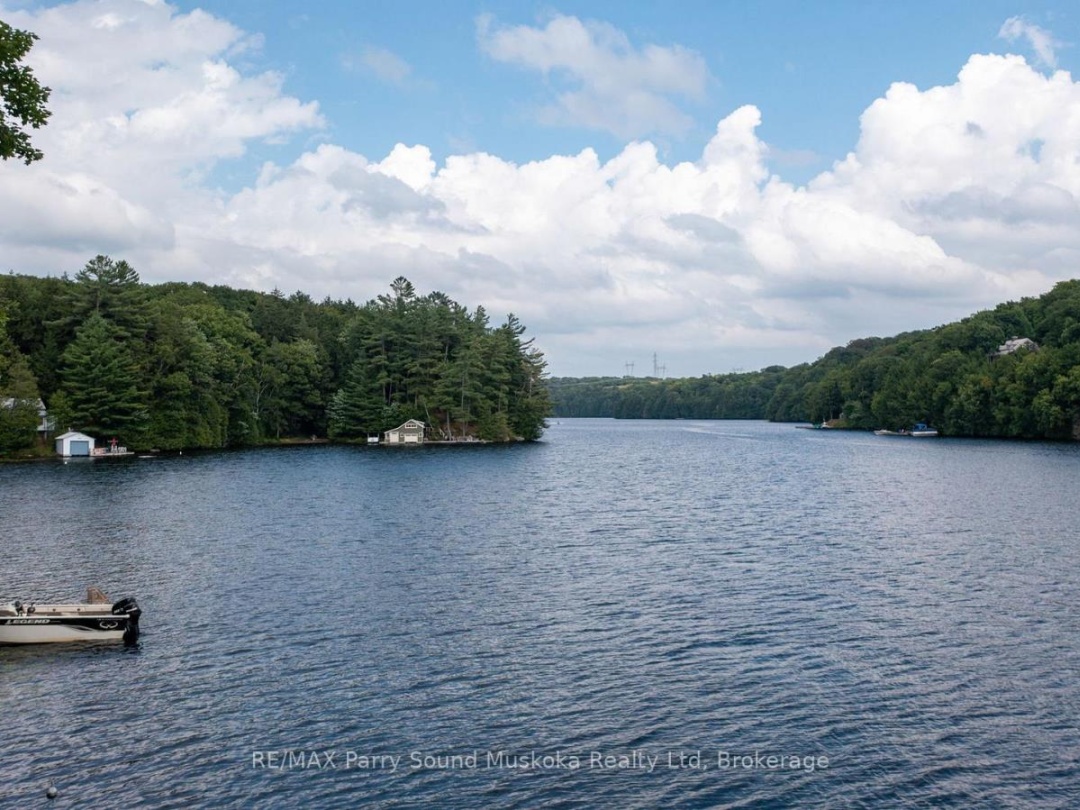 4 POST LANE, Otter Lake