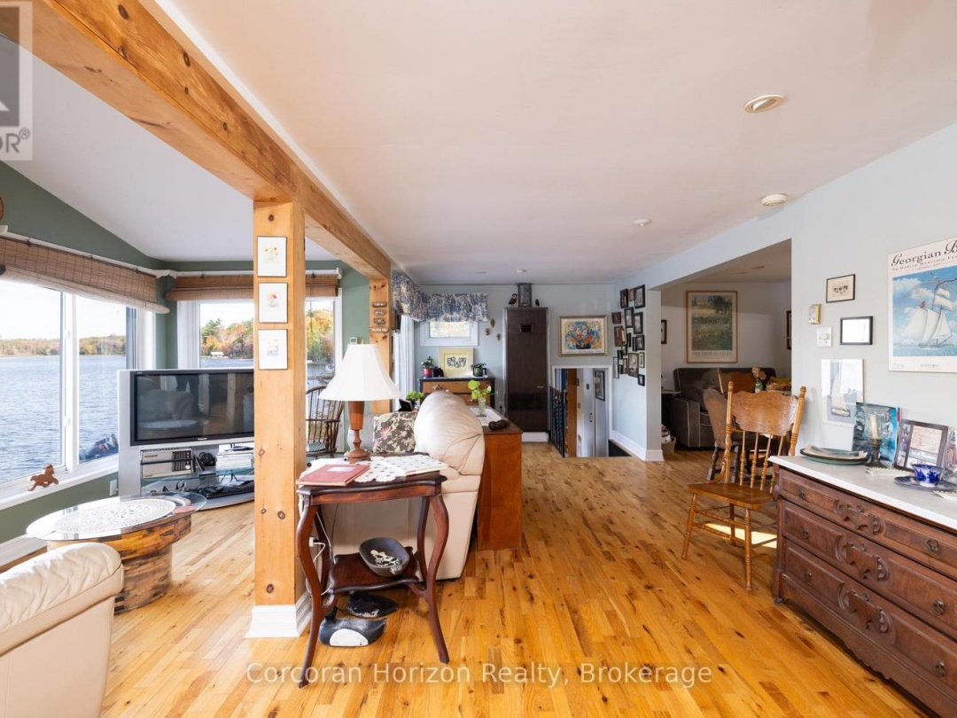 566 HUNGRY BAY ROAD W, Six Mile Lake