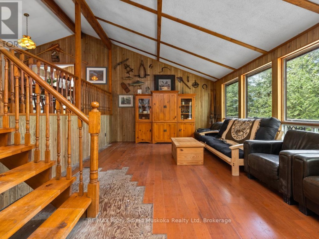 33 HOUSTON LANE, Otter Lake