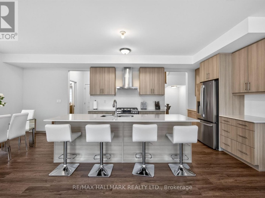 2 WYN WOOD LANE, Orillia