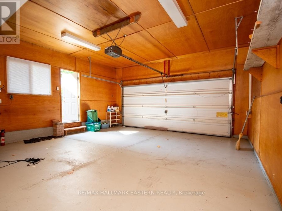 2 HUNTINGWOOD CRESCENT, 