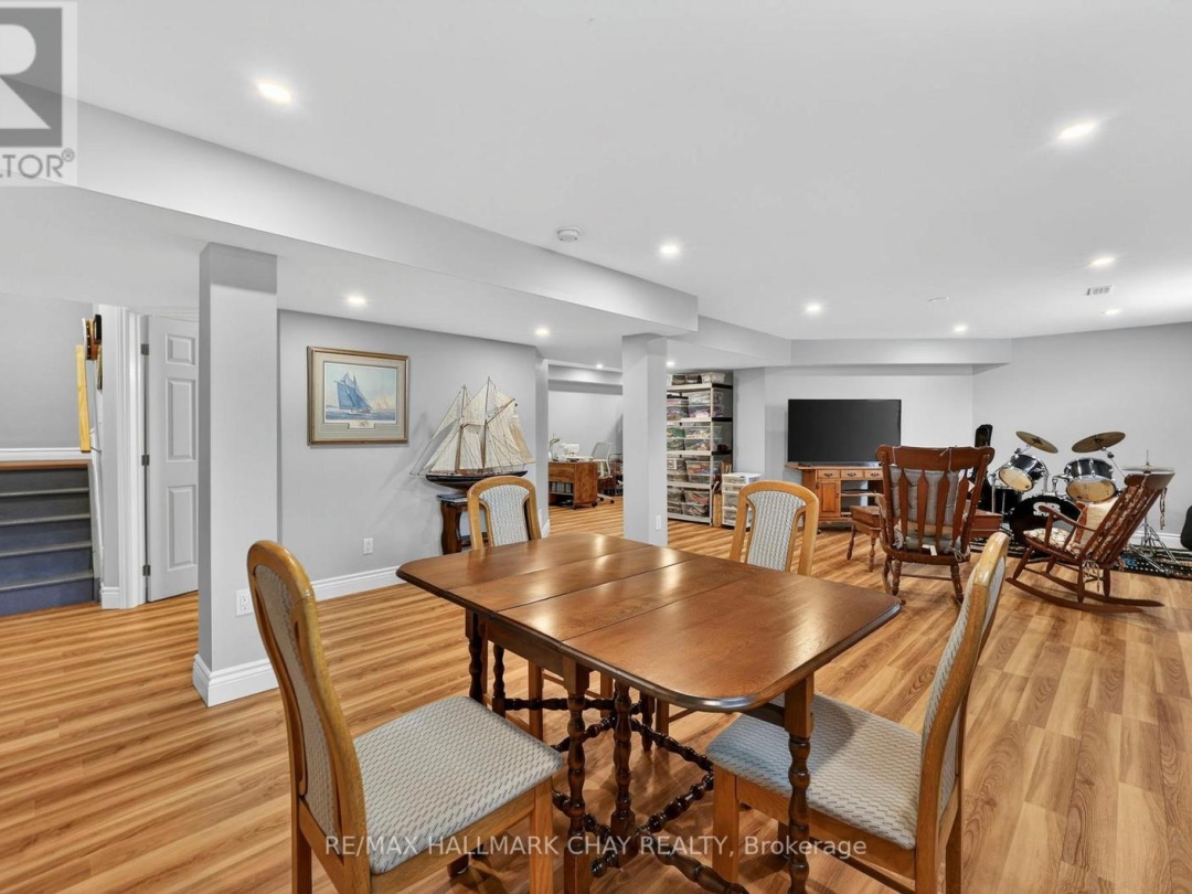 16 SHEPPARD DRIVE, Tay (Victoria Harbour)