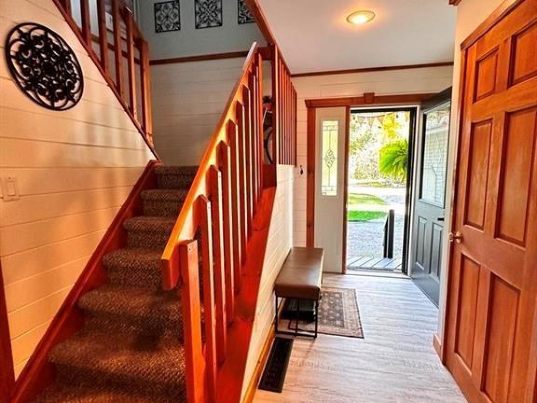 1057 SUBURBAN COURT, Gull River