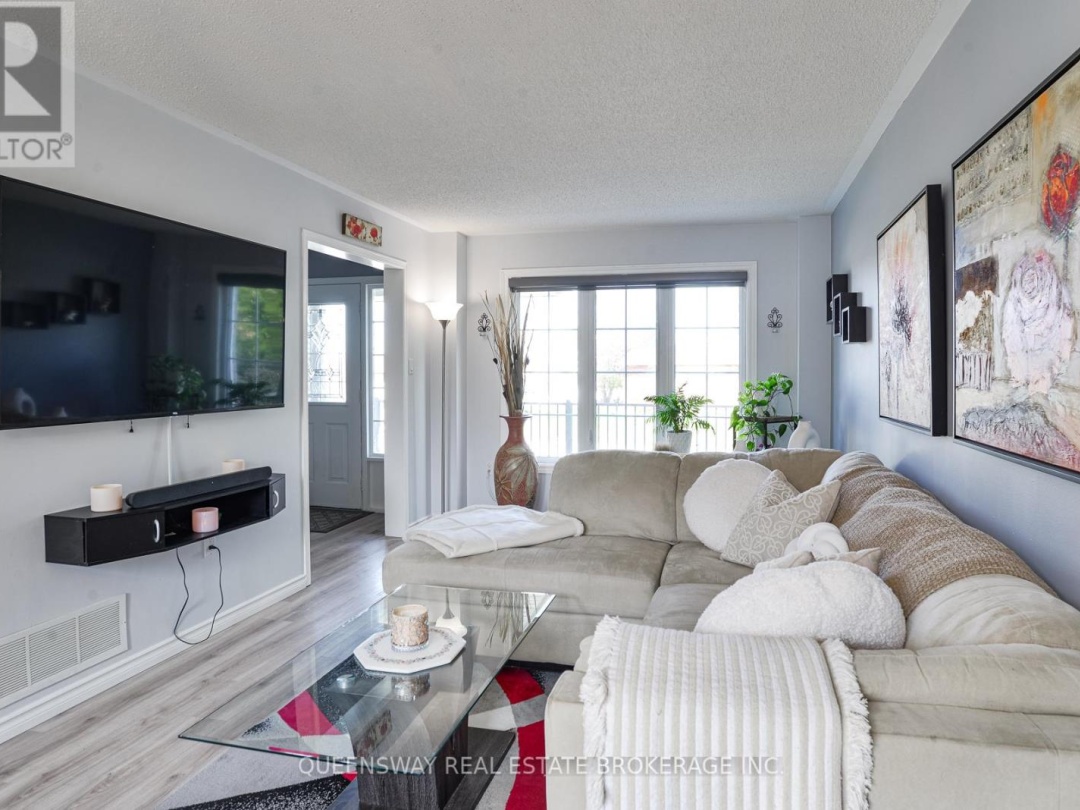10 LEWIS DRIVE, Orillia